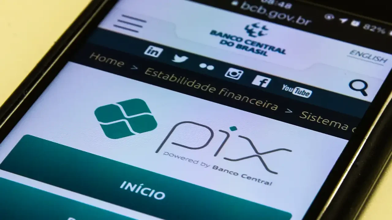 Pix por aproximação passa a mostrar saldo antes do pagamento