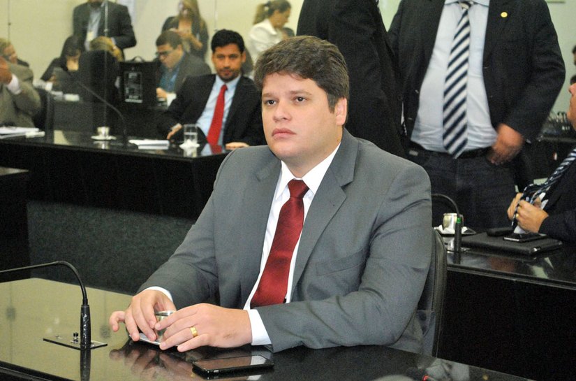 Davi Davino solicita ao Executivo mais campanhas contra DST's em Alagoas