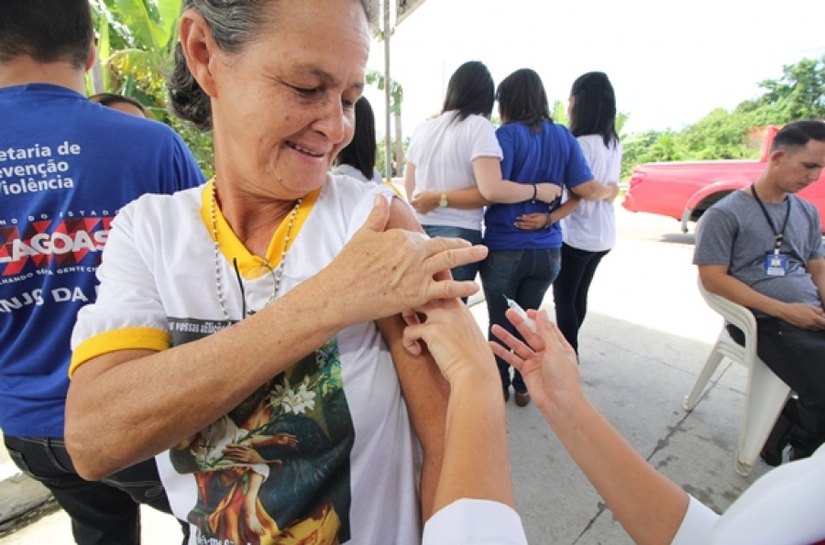 Vida Nova nas Grotas já beneficiou mais de 1.200 pessoas com ações de saúde