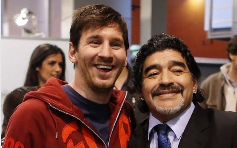 Messi exalta Maradona: ‘Nos deixa, mas não vai, porque Diego é eterno’