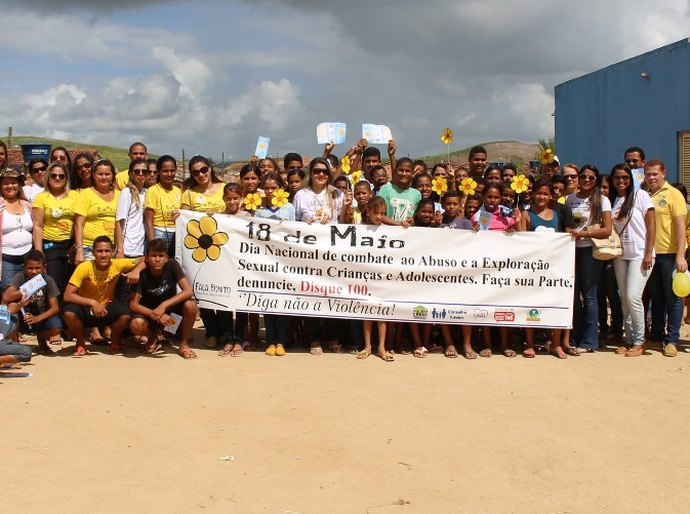 Porto Calvo promoveu caminhada nesta sexta em alusão ao dia 18 de maio