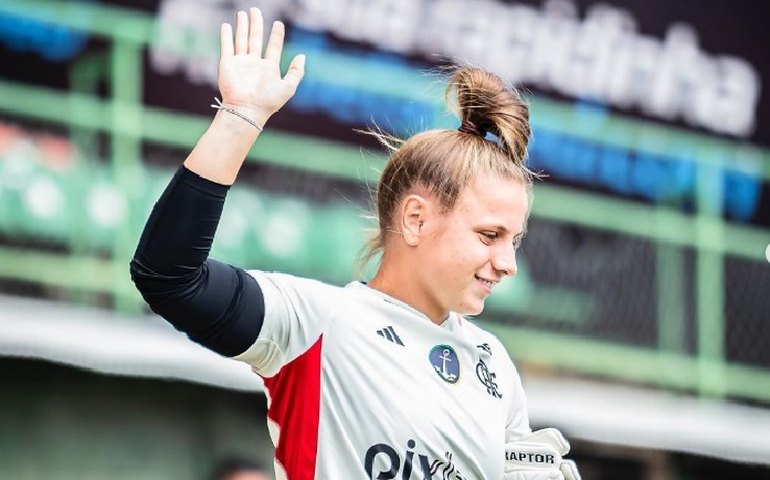 Gabi Barbieri é convocada para seleção brasileira de futebol após contusão de Lelê