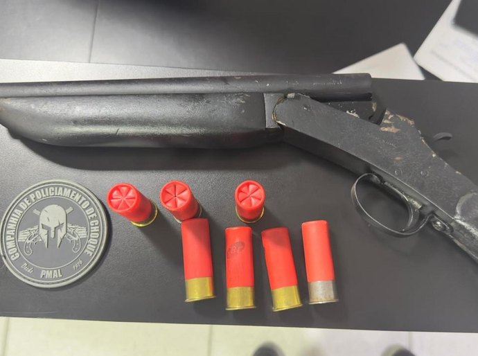 PM retira armas e drogas das ruas em ações na Região Metropolitana