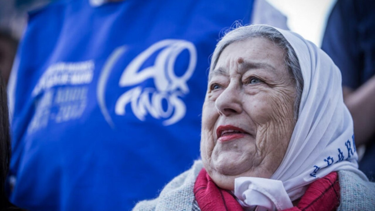 Líder das Mães da Praça de Maio morre aos 93 anos