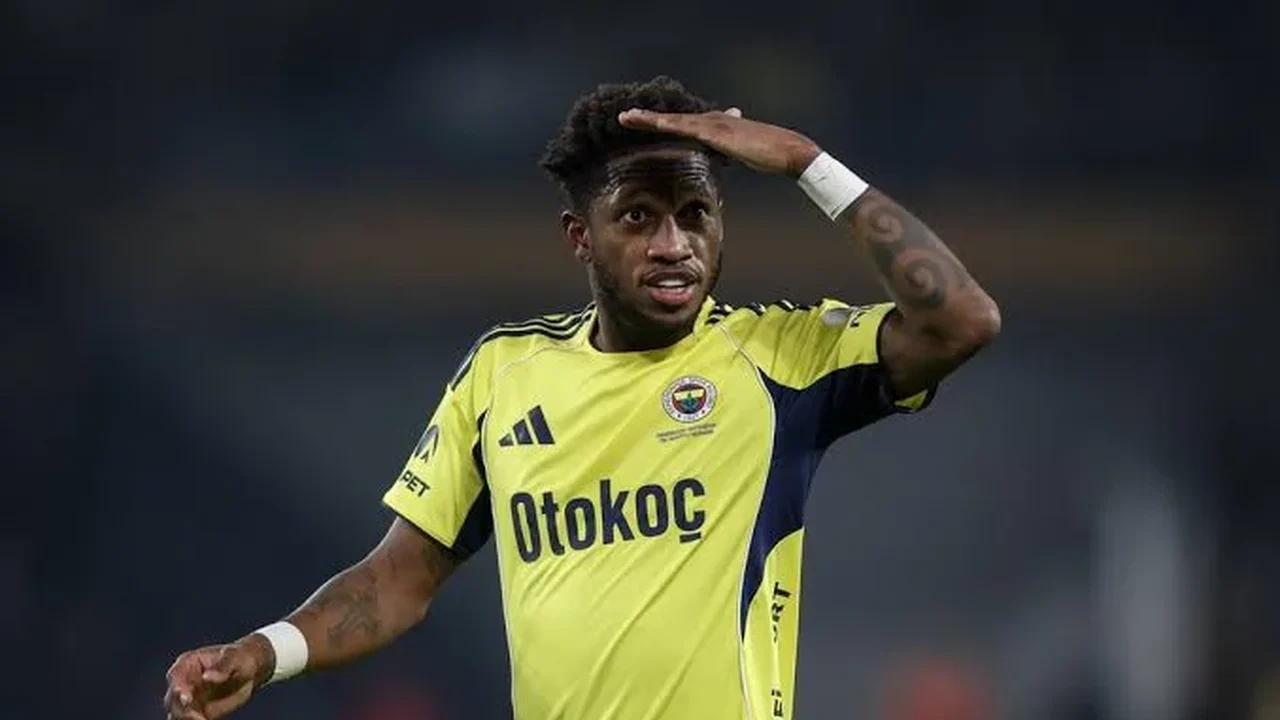 Atlético-MG oficializa a contratação do volante Fred, ex-Fenerbahçe