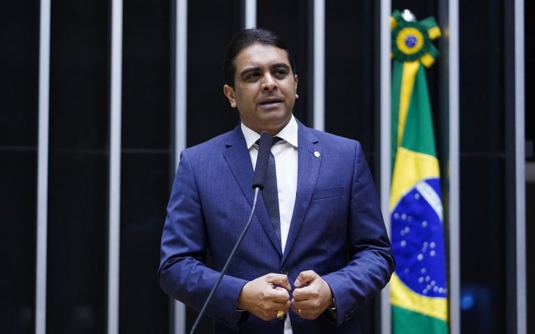 Comissão aprova projeto que proíbe concessão de benefício social a presos