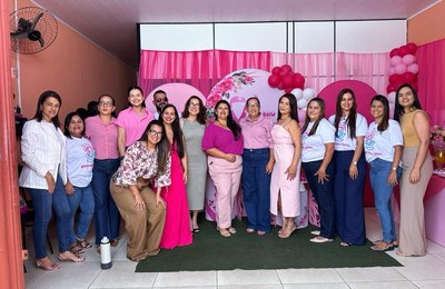 Farmácia Central de Lagoa da Canoa realiza ação especial pelo Outubro Rosa