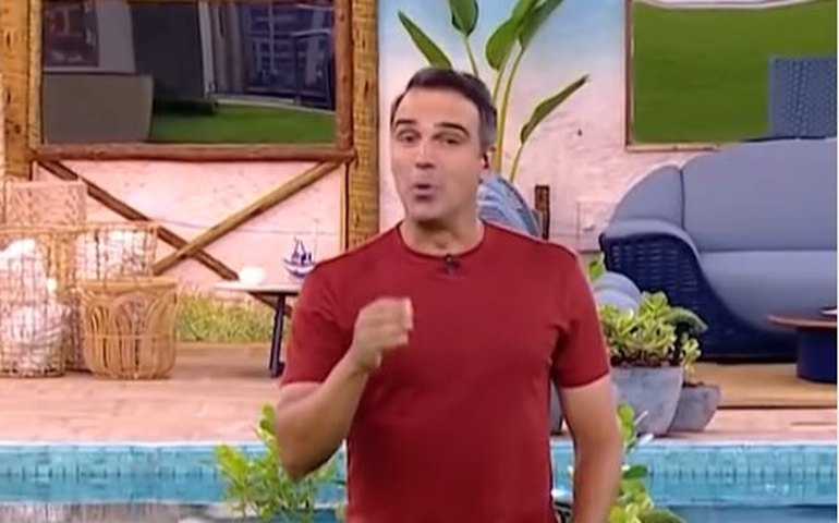 Globo exibe reação de Tadeu Schmidt durante briga entre Vilma e Delma; assista