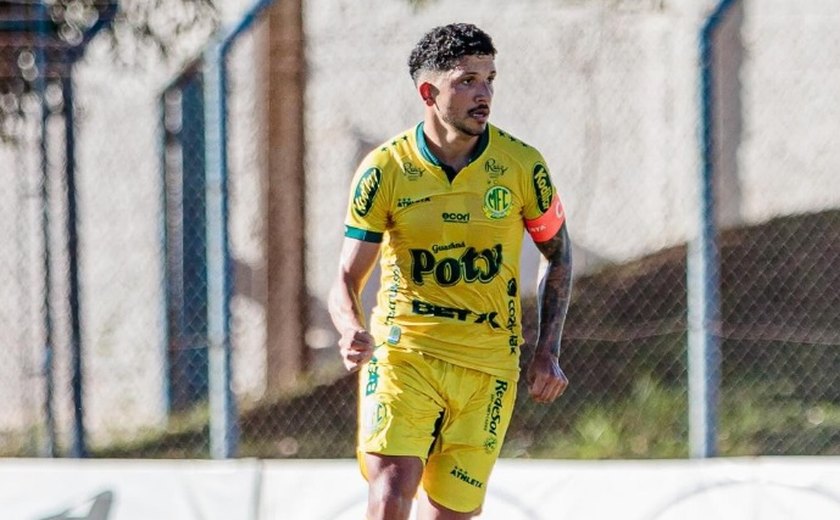 Yuri Lima entra em campo logo após Iza anunciar término, como capitão do Mirassol, faz gol e comete pênalti