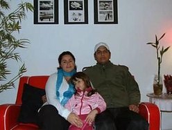 Família Worek reunida em casa, em Israel