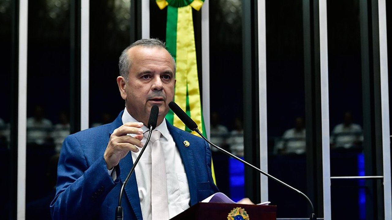 Coordenador de campanha de Flávio Bolsonaro se reúne com Fachin