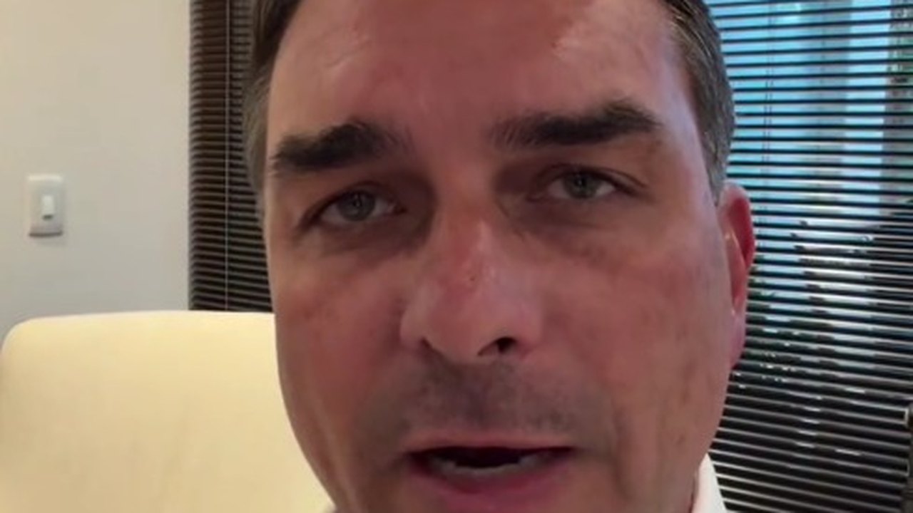Flávio Bolsonaro critica ‘canetadas’ do STF e sugere ligações de Dino e Lula com o crime organizado