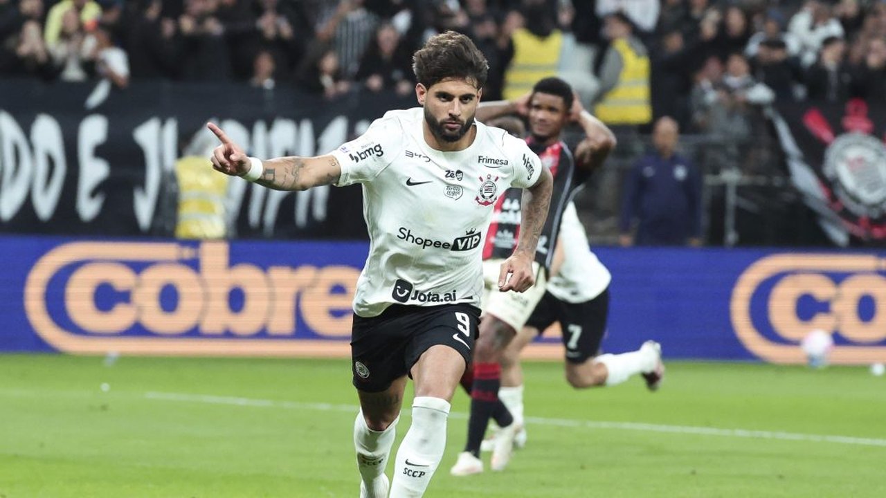 Corinthians empata com Vitória e se afasta da zona de rebaixamento