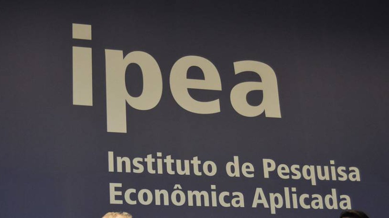 Deflação de julho a mais pobres foi a metade da queda agregada, diz Ipea