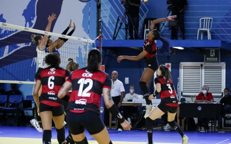 Com mais 2 casos de covid-19, Flamengo tem 3º jogo adiado na Superliga Feminina