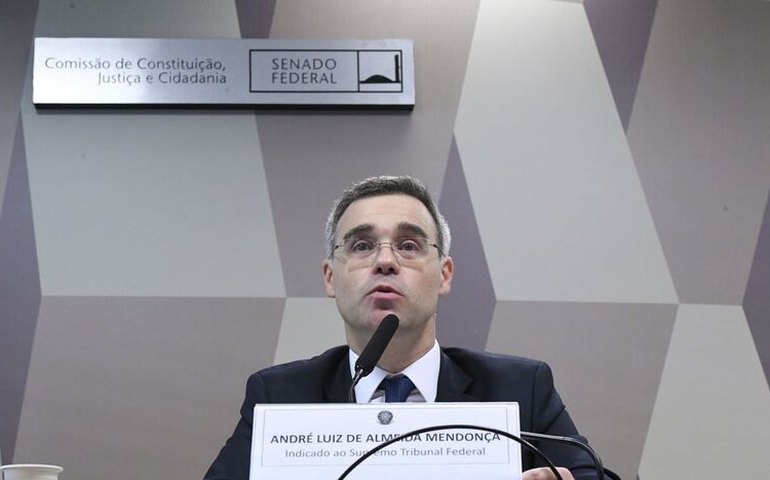 Nome de André Mendonça ao STF é aprovado da CCJ no Senado