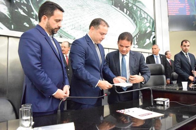 A democracia nasce no Parlamento, afirma Marcelo Victor