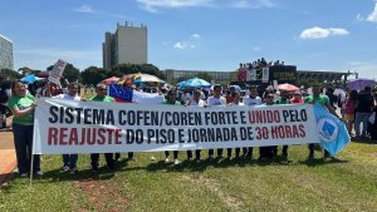 Coren Alagoas marcou presença em ato de reajuste por jornada de 30h