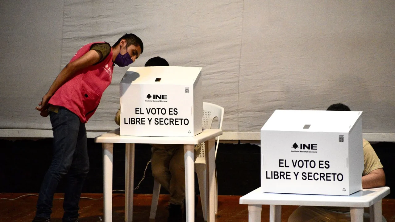 Principais presidenciáveis já votaram no México; ao menos 87,59% das cabines foram instaladas