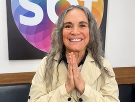 'Manoel Carlos me ensinou muito sobre mim mesma', diz Regina Duarte