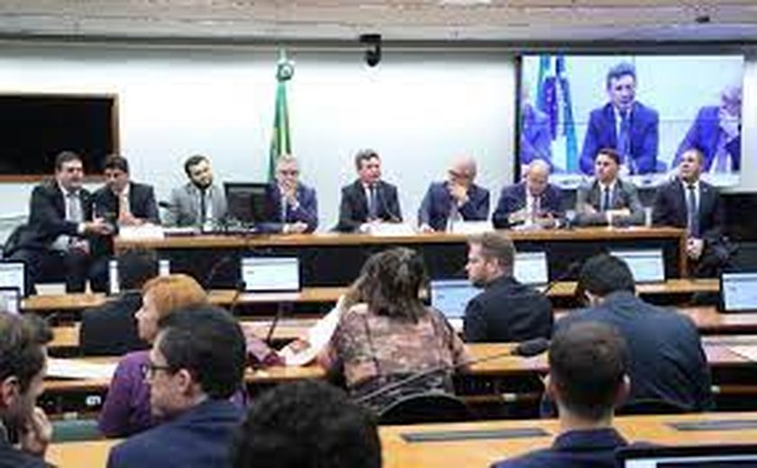 Higiene menstrual: deputados isentam de imposto itens para mulheres na Reforma Tributária