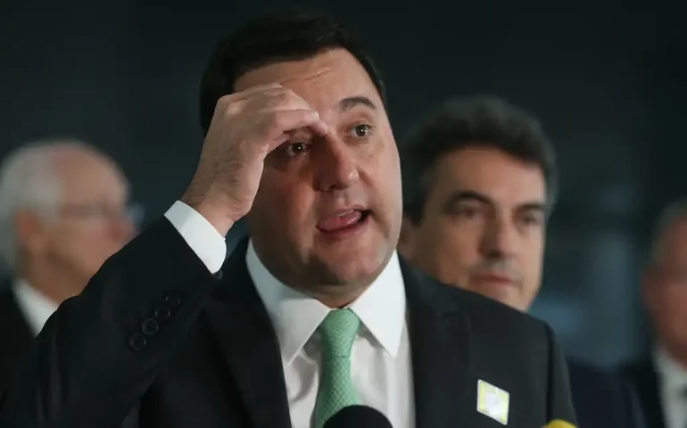 Governador do Paraná decreta luto oficial após acidente aéreo