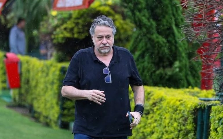 Apoio a Júlio Casares desmorona e conselheiros do São Paulo articulam afastamento