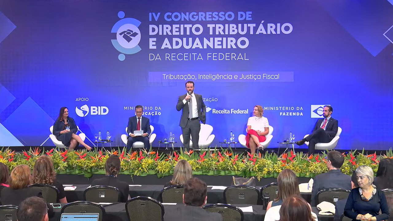 Durigan defende Receita como plataforma de inteligência do Estado