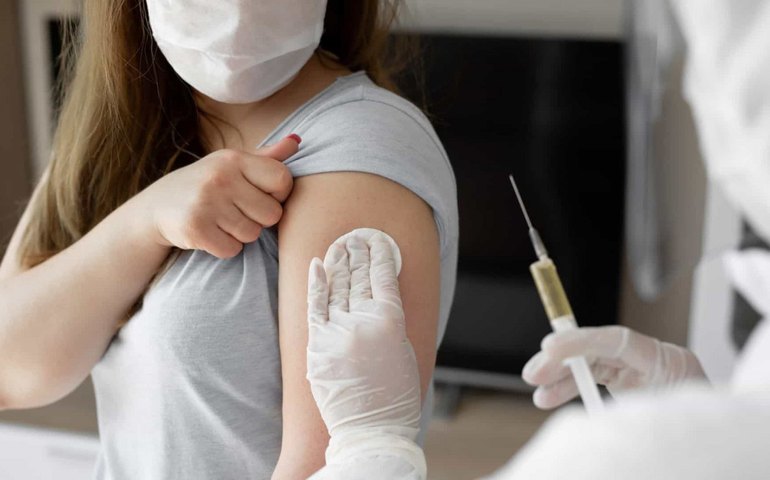 Brasil tem 49,3% da população vacinada com reforço ou dose adicional