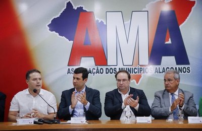 Renan Filho garante a prefeitos fazer investimentos superiores neste 2º mandato 