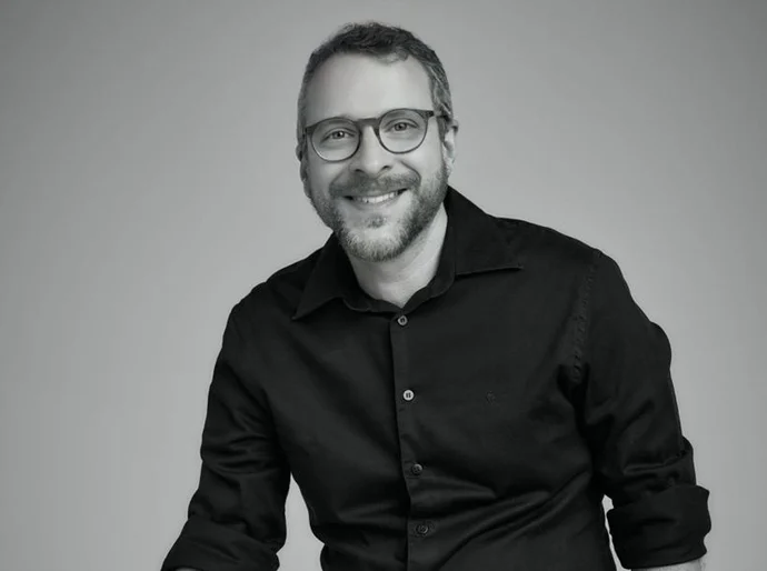 Democracia, comunicação e ilusão do visível