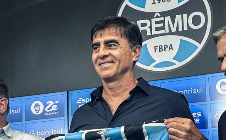 Quinteros fala em Grêmio competitivo e sonha com títulos: 'Time capaz de alcançar os objetivos'
