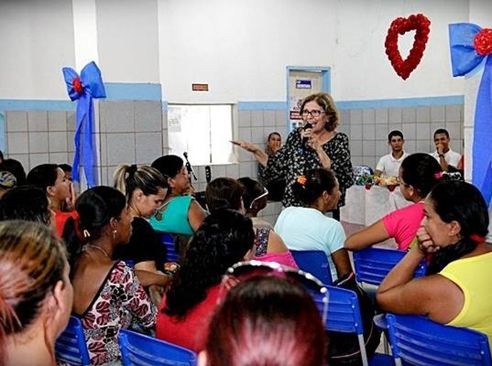 Prefeita Eliza Alves, de Rio Largo visita Escola Esmeralda Figueiredo