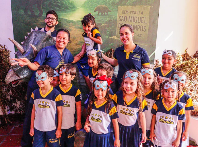 Dinossauros invadem a Casa da Cultura de São Miguel dos Campos