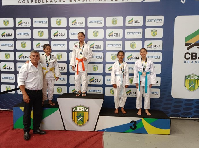 Estudantes da rede estadual brilham no Campeonato Brasileiro Regional de Judô