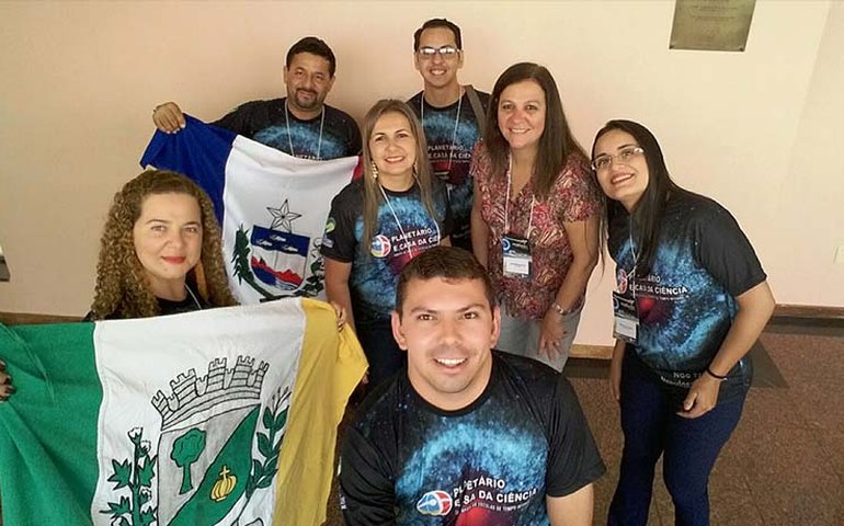 Cientista da Nasa homenageia Planetário de Arapiraca