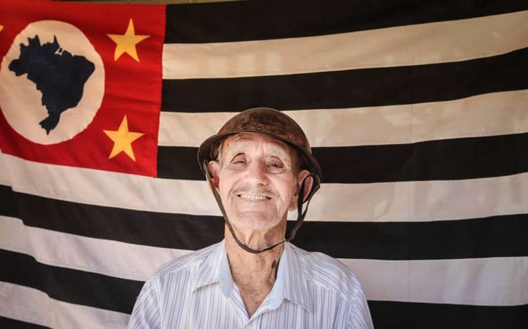 &#8216;Os aviões pareciam urubus e chegavam a cobrir o sol&#8217;