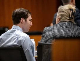 Equipe de defesa no caso do assassinato de Charlie Kirk afirma que as câmeras do tribunal estão influenciando injustamente o processo