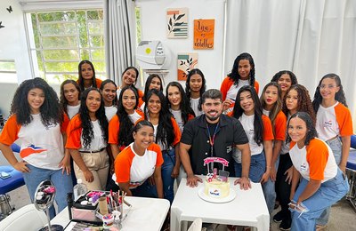 Beleza que transforma: Senac e Amigos do Bem qualificam mulheres do Sertão Alagoano no segmento da maquiagem profissional