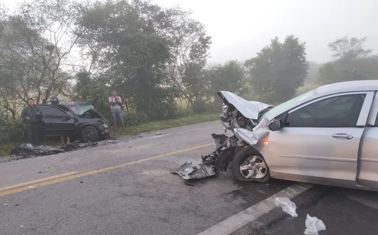 Mulher grávida morre e três pessoas ficam feridas em acidente em Palmeira dos Índios