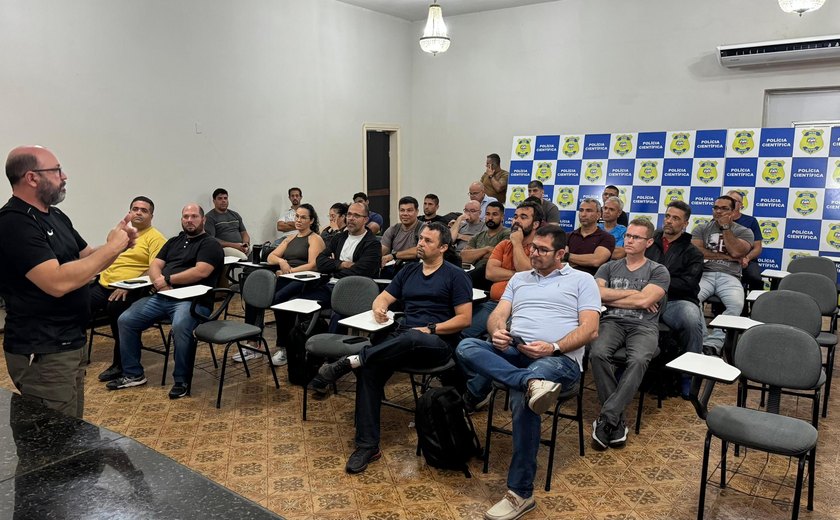 Alunos do curso de Engenharia de Manutenção Bélica realizam visita técnica à Polícia Científica