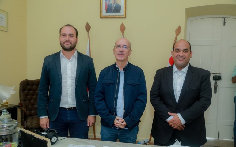 Ronaldo Lopes empossa os novos gestores de pastas da Prefeitura de Penedo