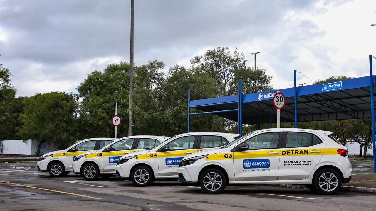 Detran Alagoas é o primeiro do Brasil a ofertar carros automáticos gratuitos para exames práticos