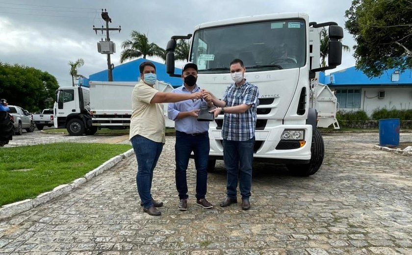 Município de Major Izidoro é contemplado com novo caminhão compactador de lixo