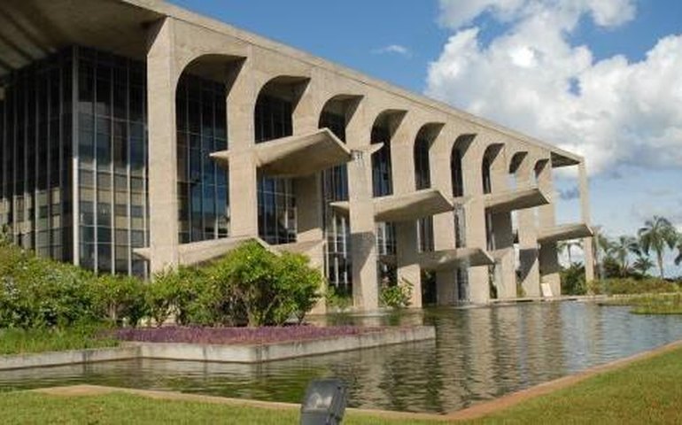 Ministério da Justiça suspende venda de carregador portátil da TecToy