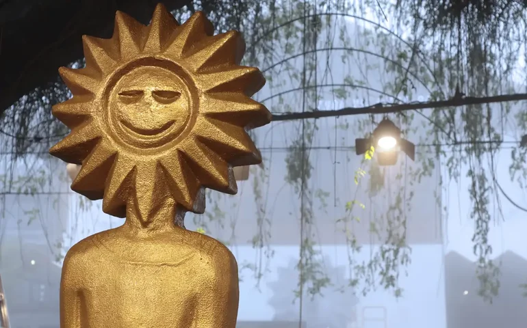 'Até Que a Música Pare' produz emoção suave e sincera