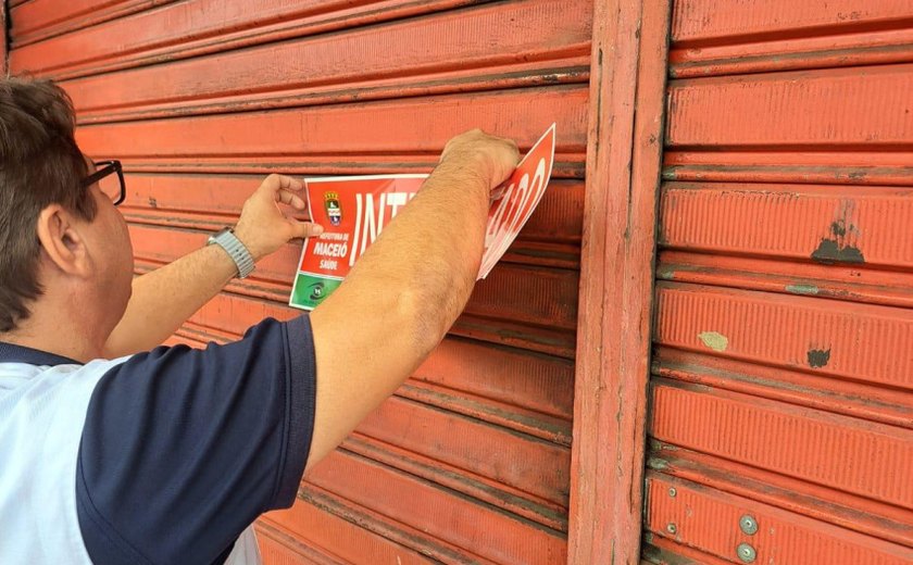Vigilância Sanitária interdita farmácia em Chã de Bebedouro