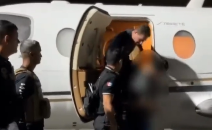 Momento em que Leandro Barros chega a Maceió Momento em que Leandro Barros chega a Maceió