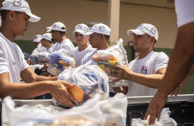 Campanha da PM arrecada 24 toneladas de alimentos para famílias carentes