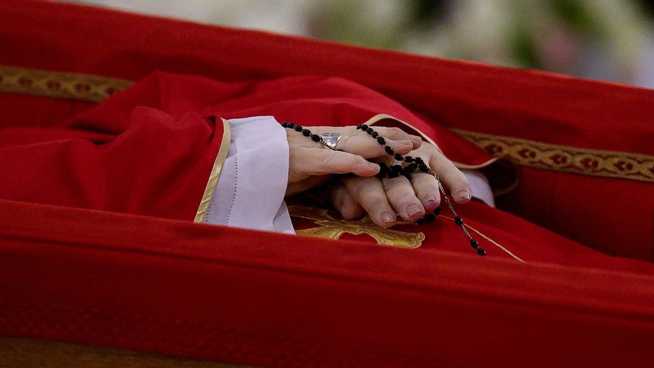 Papa Francisco: velório é aberto ao público no Vaticano